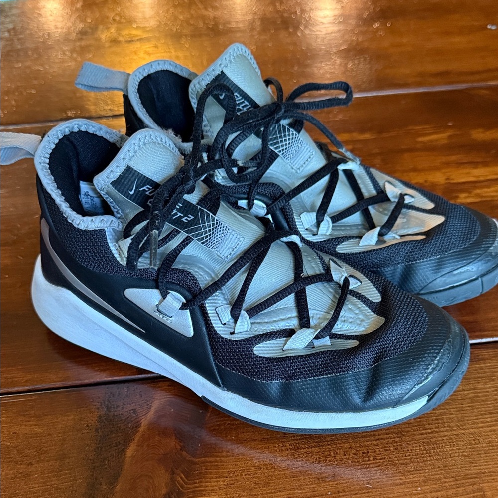 Nike Grade School Future Court Youth Sneakers Size 4